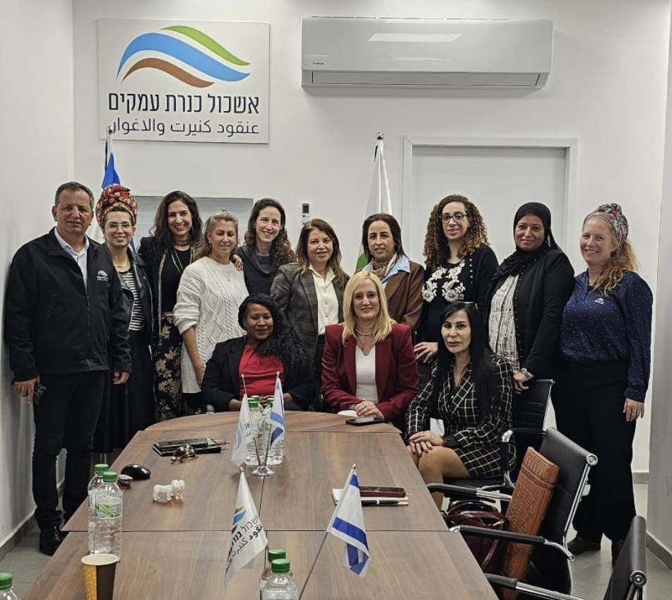 אשת אשכולות בכנרת