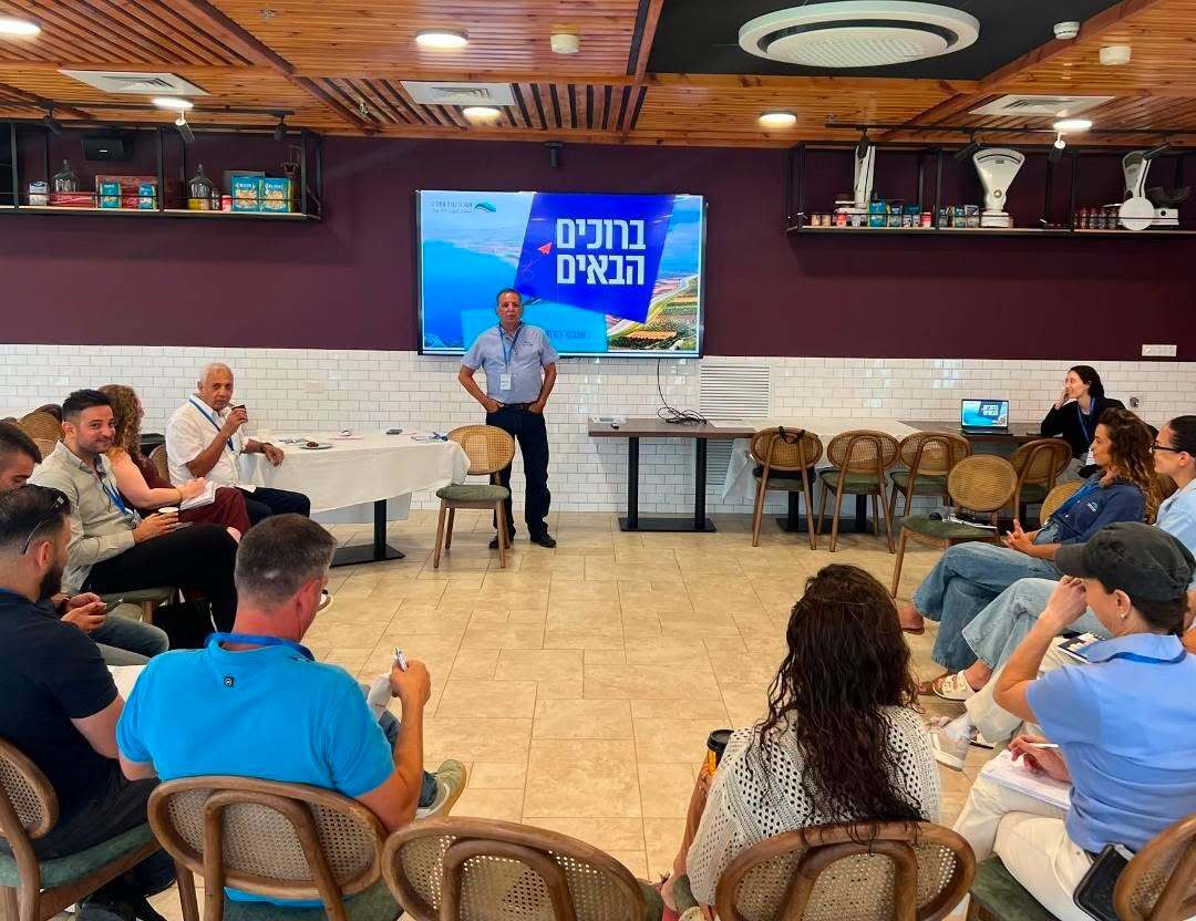 לומדים, מתפתחים ומובילים יחד.